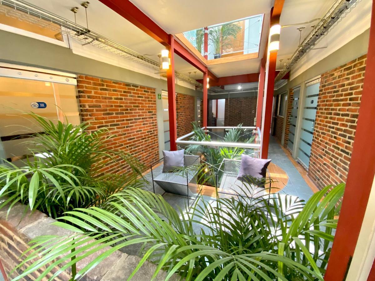 Roomies Hostel Reforma-El Angel メキシコシティ エクステリア 写真