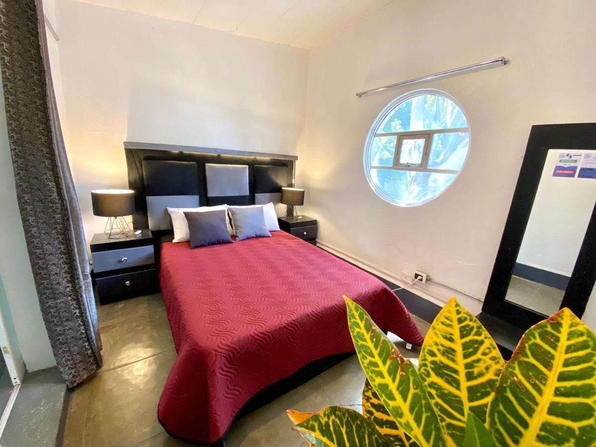 Roomies Hostel Reforma-El Angel メキシコシティ エクステリア 写真