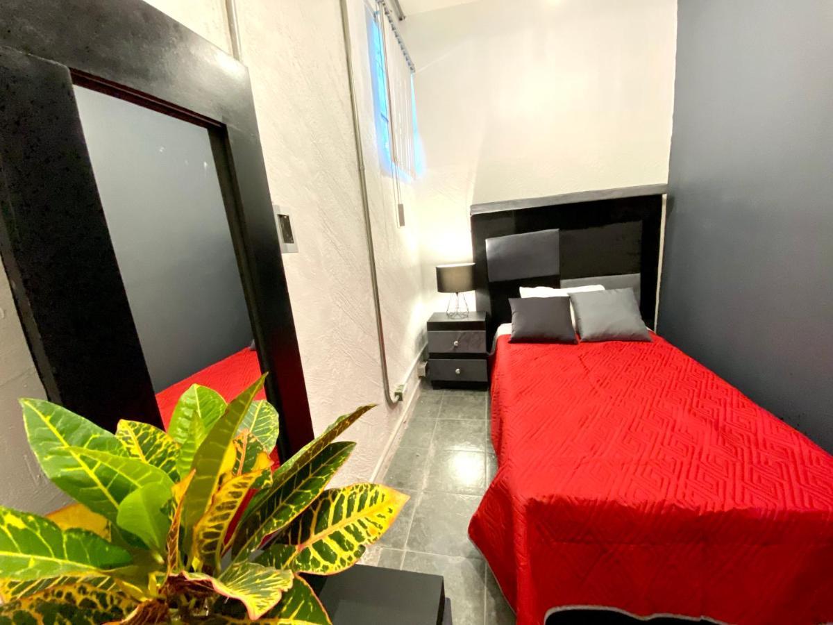 Roomies Hostel Reforma-El Angel メキシコシティ エクステリア 写真